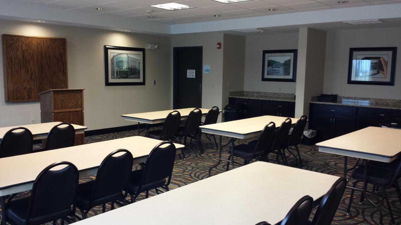 Holiday Inn Express & Suites Nevada By Ihg Exterior foto